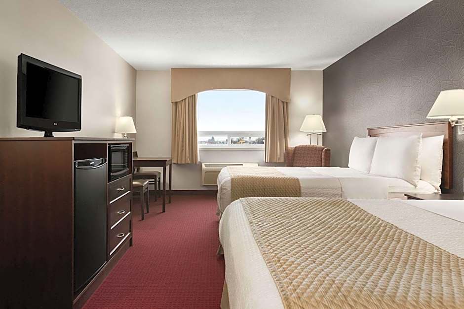 Days Inn & Suites by Wyndham Brandon