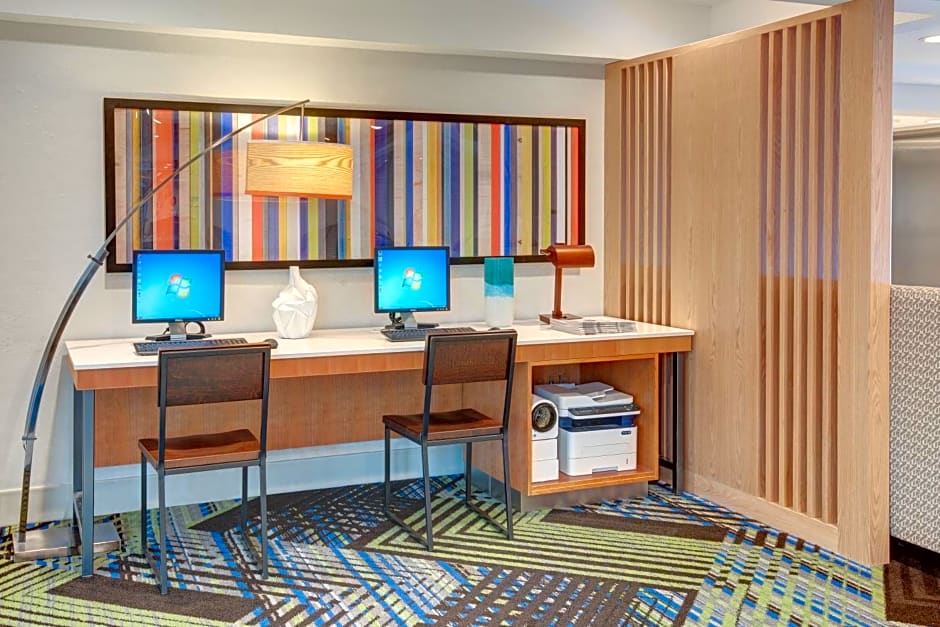 Holiday Inn Express & Suites West Long Branch - Eatontown By IHG