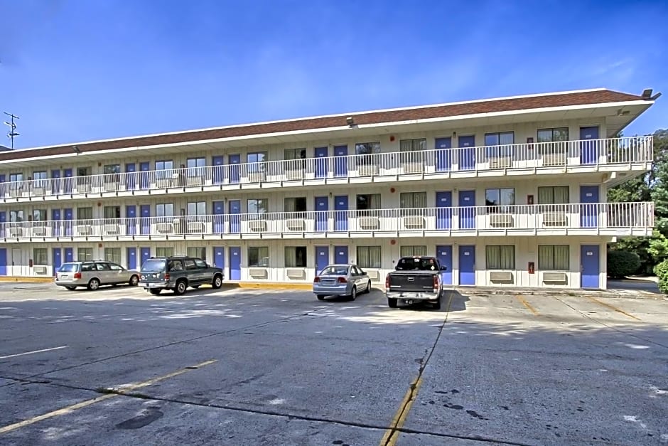 Motel 6-New Cumberland, PA - Harrisburg - Hershey South