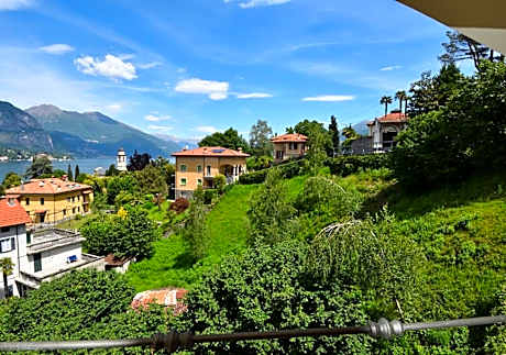 Apartment with Lake View