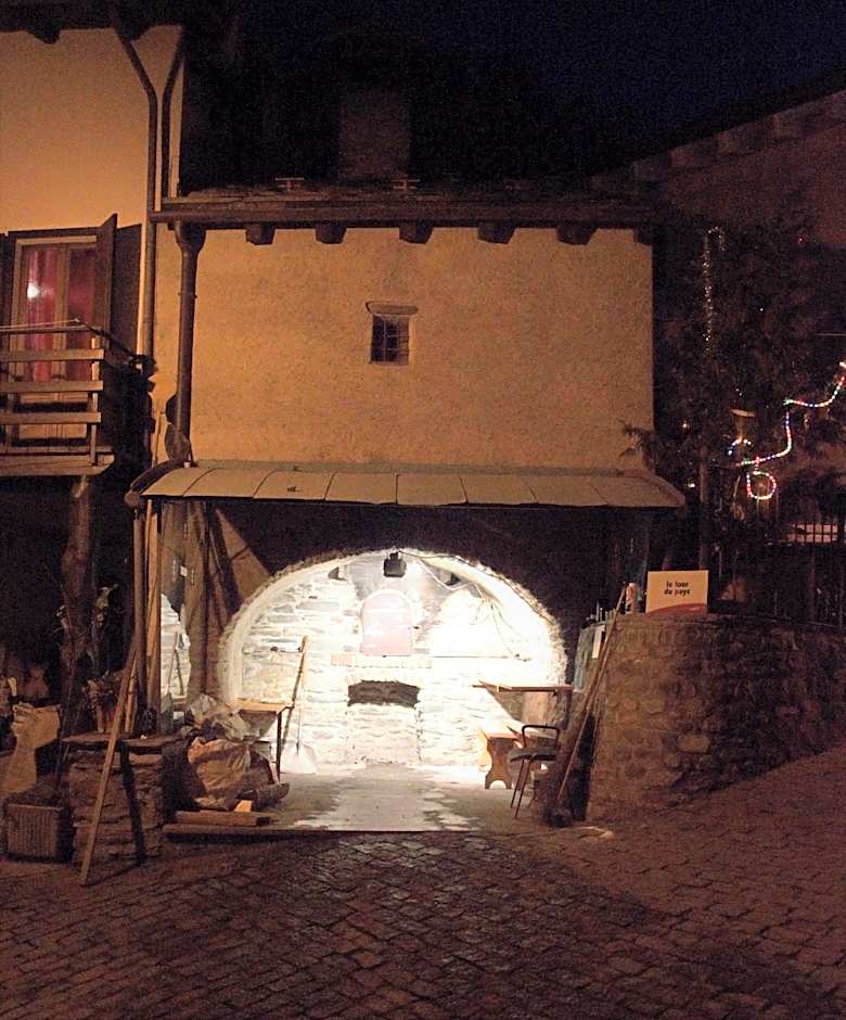 B&B éve