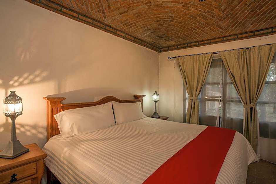 Atotonilco Hotel & Club