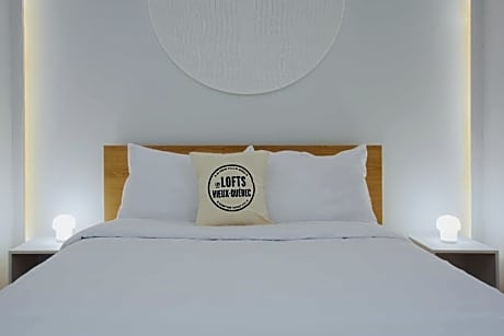 Loft - 1 queen bed and bunk beds