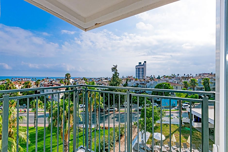 Lara World Hotel – Antalya, AR