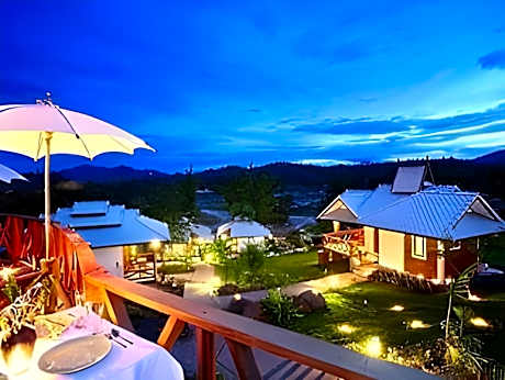 Pailove & Baanchonphao Resort