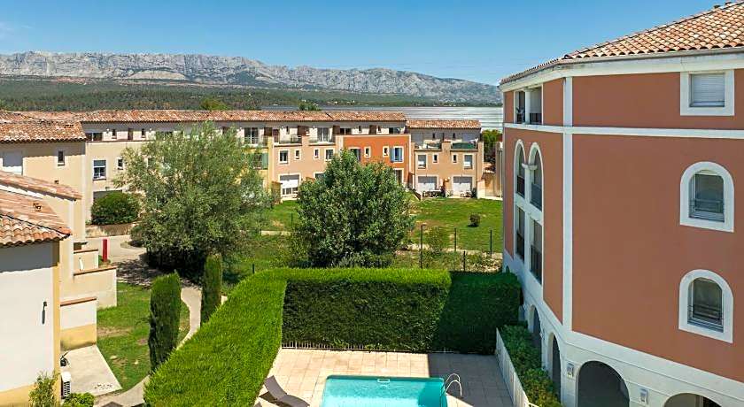 Park & Suites Village Aix-Le Rousset