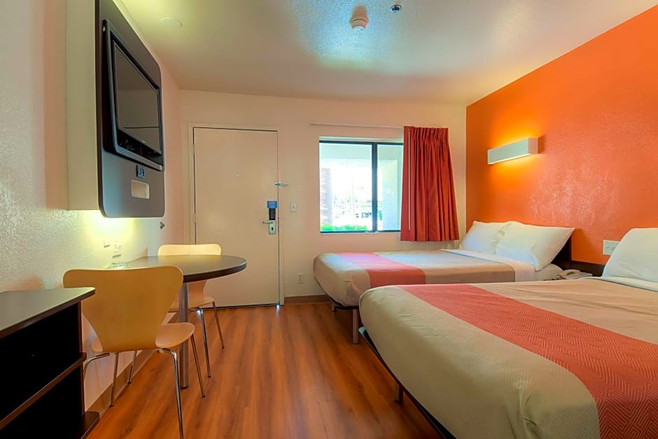 Motel 6-Palm Springs, CA - Downtown