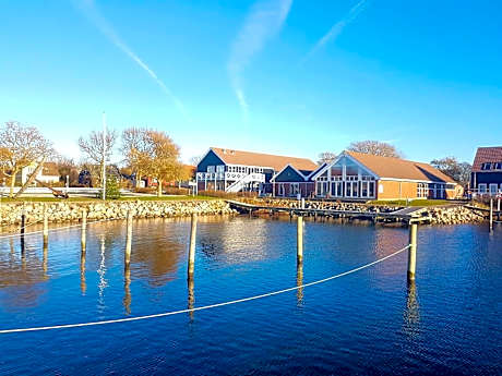 Klintholm Marina Park Cabins