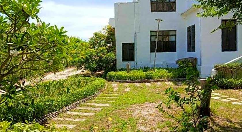 Brassiere Beach Hotel