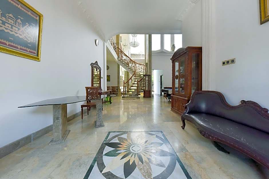 RedDoorz Syariah near Dago Pakar 2