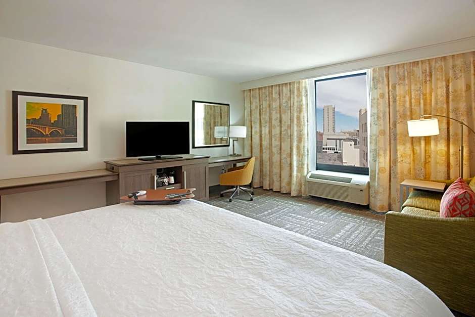 Hampton Inn By Hilton & Suites Minneapolis/Downtown