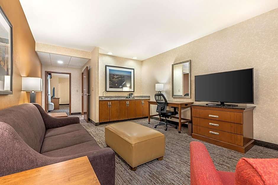 Drury Inn & Suites St. Louis near Forest Park