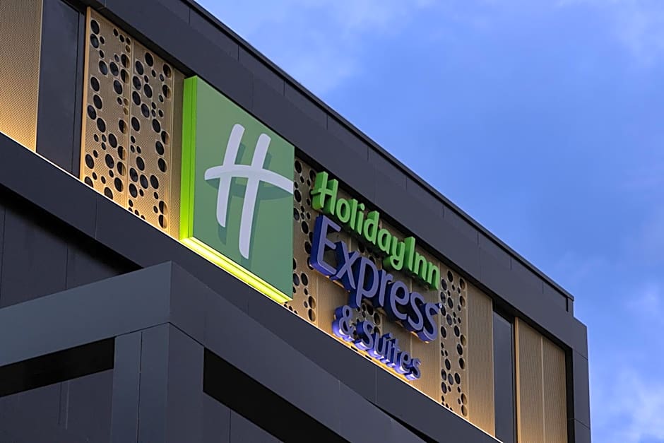 Holiday Inn Express And Suites Deventer By IHG