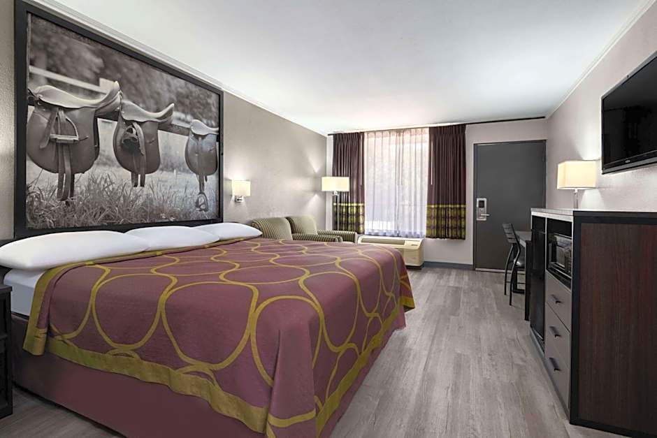 Super 8 by Wyndham Longview/North