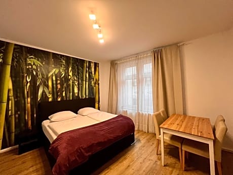 Three-Bedroom Apartment No Rhine River View
