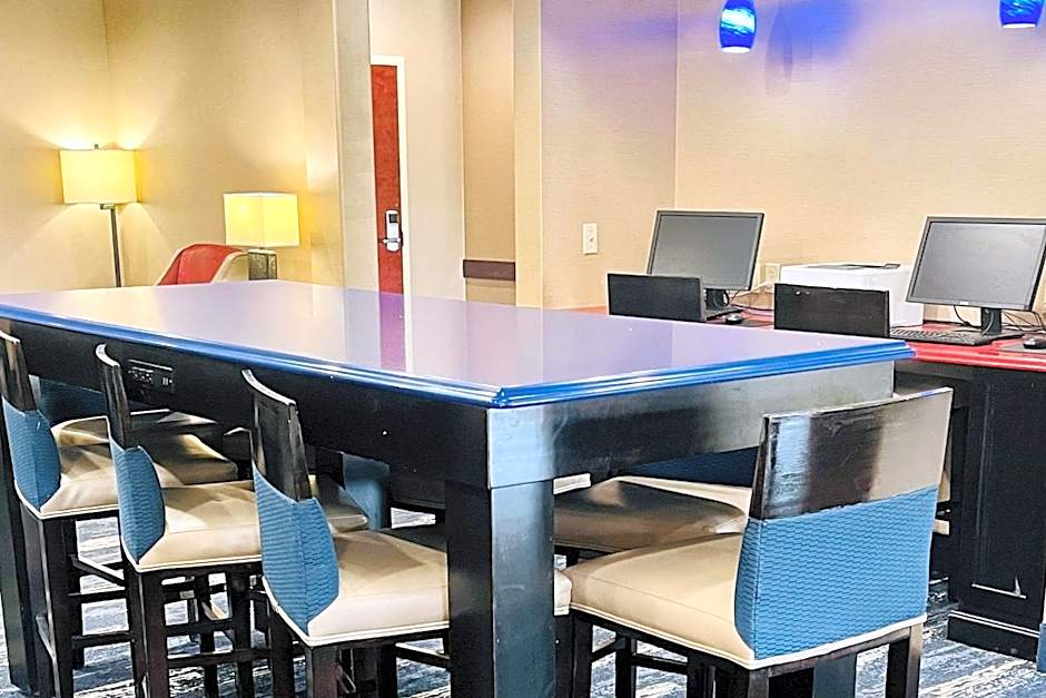 Comfort Inn & Suites