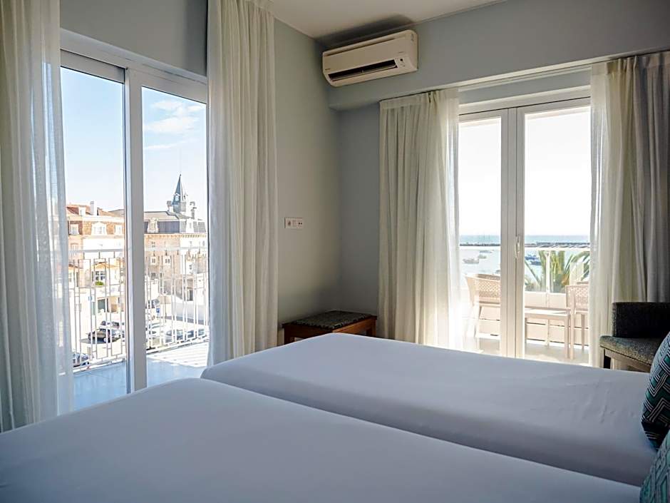 Photo 1 of 9 of Junior Suite, Sea View