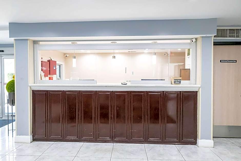 Baymont by Wyndham College Park Atlanta Airport South