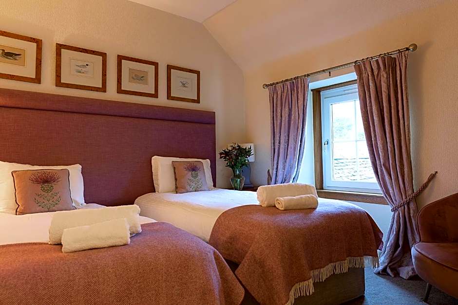 Loch Leven Hotel & Distillery