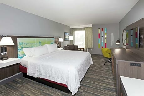 1 King Bed Cityview Nonsmoking