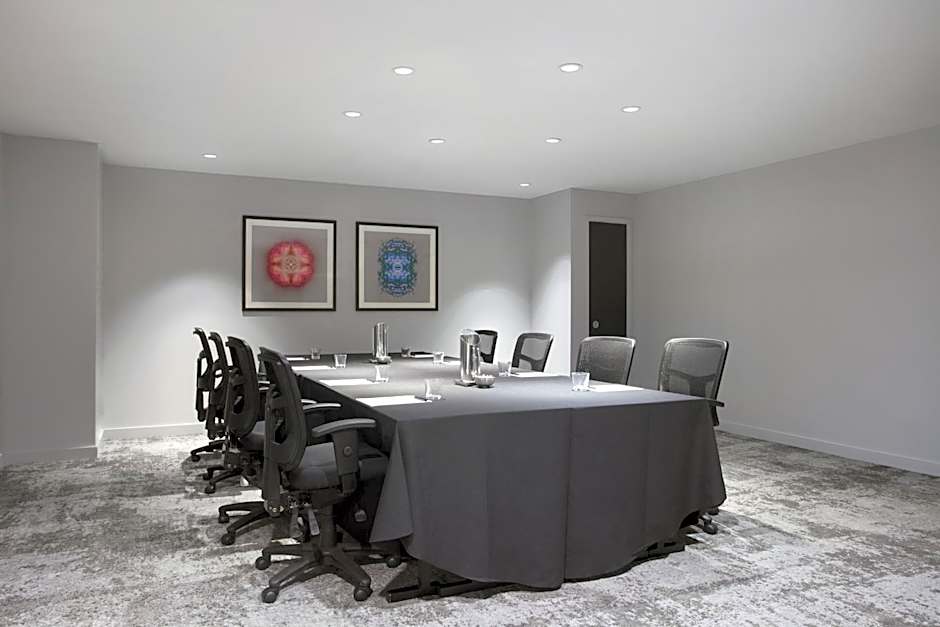 Loews Chicago O'Hare Hotel