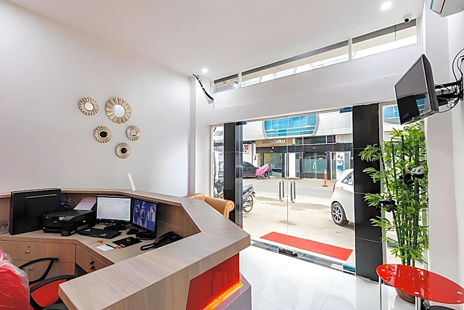 RedDoorz Plus @ Centrium Katamso Medan