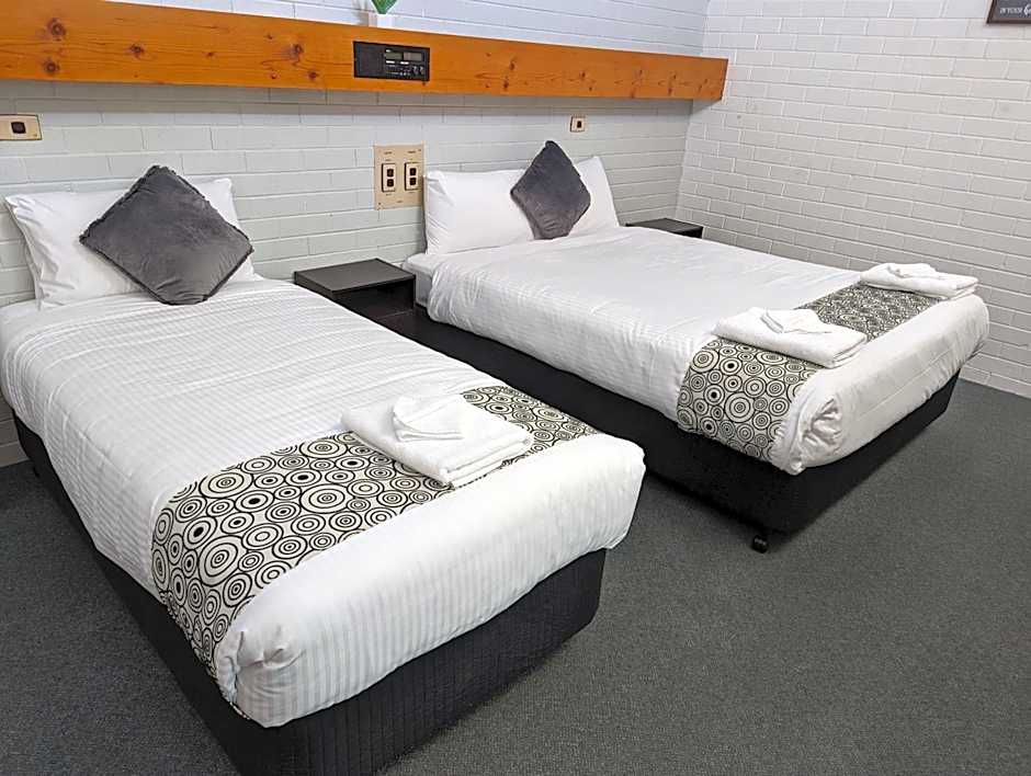 Elm Court Motel