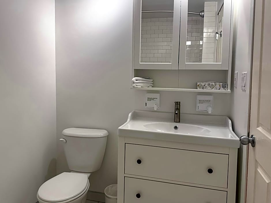 Alpenglow Lodge Rainbow Look Out Studio by MVA