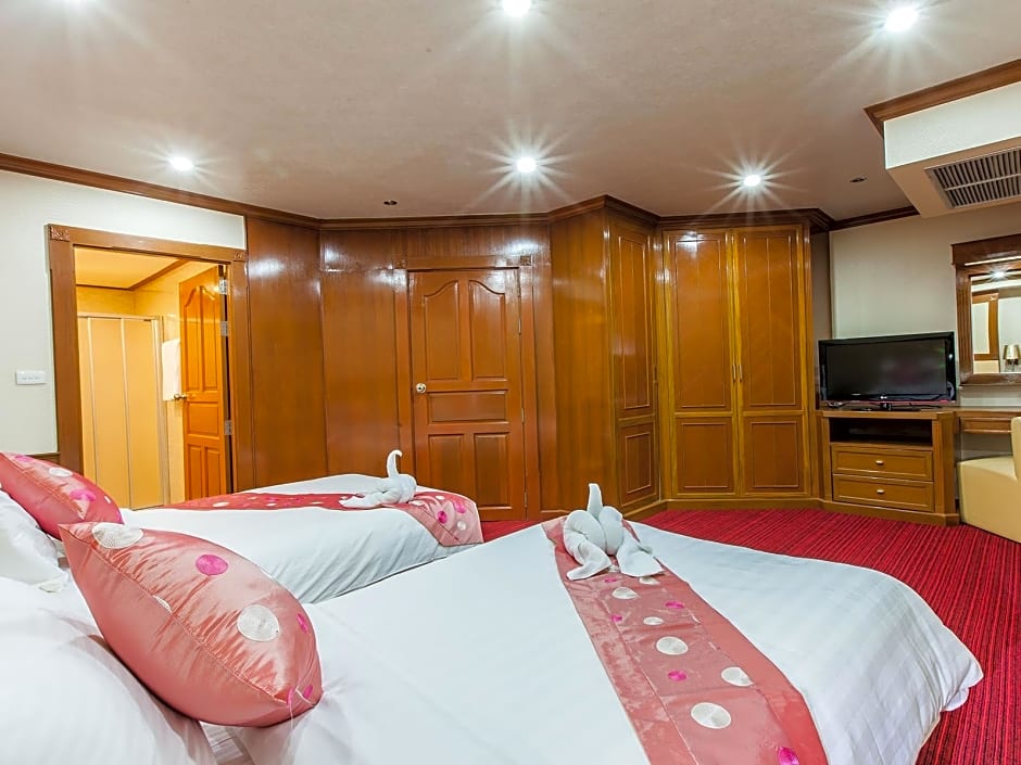 OYO 796 Paradise Sukhumvit Hotel