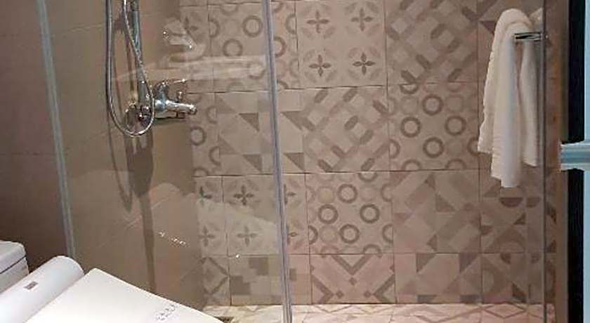 New California Hotel