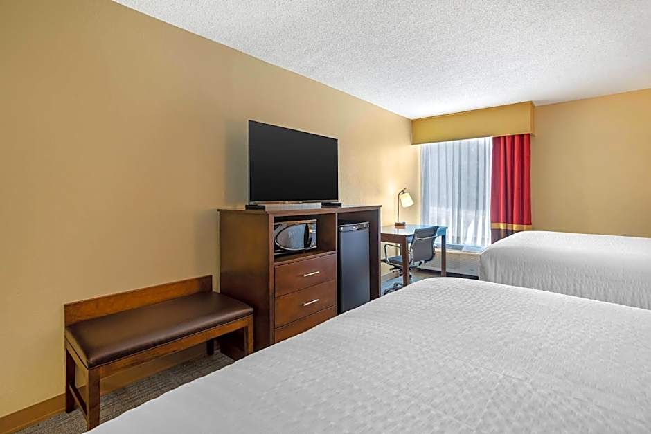 Clarion Pointe Cherokee
