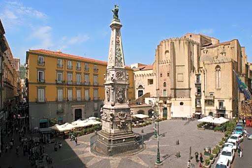 Rooms in San Domenico Maggiore 3