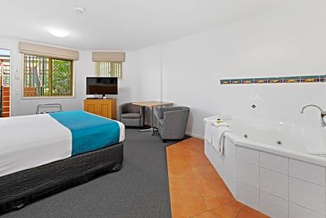 Studio with Spa Bath - Adults Only