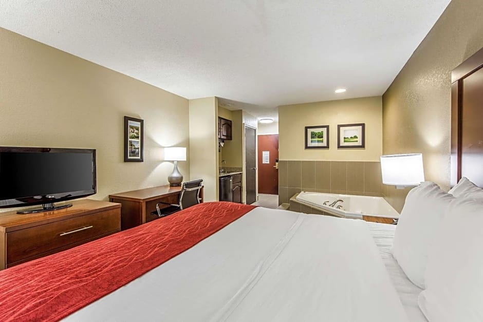 Comfort Inn & Suites Greenwood near University