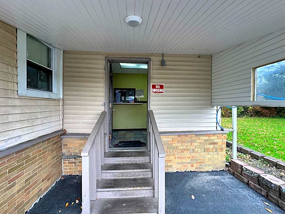Westgate Manor Motel By OYO Youngstown Austintown