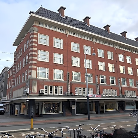 6 Bed Dormitory Room - Shared Bathroom