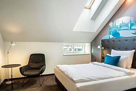 Single Room with King Size Bed