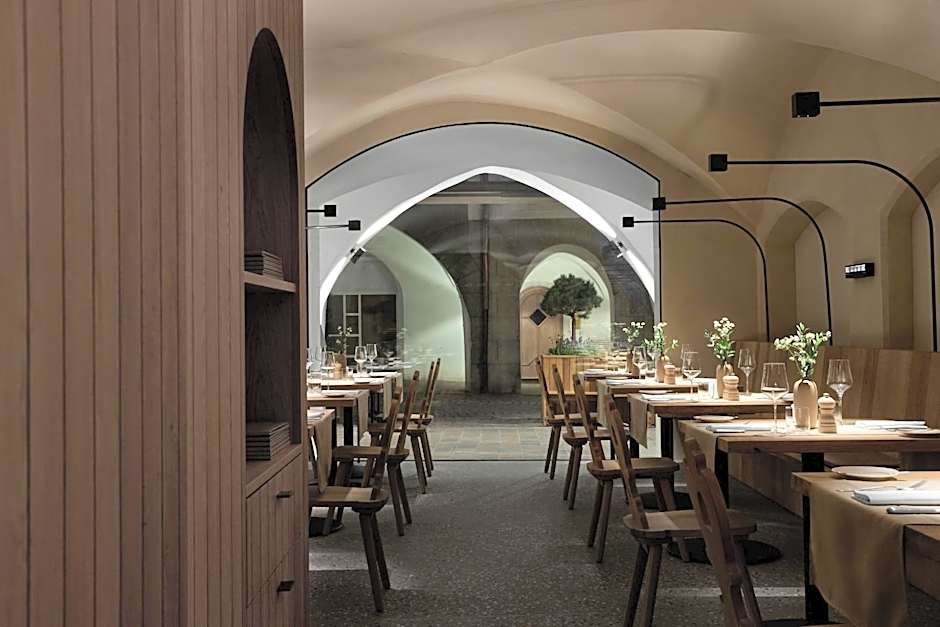 fink Restaurant & Suites