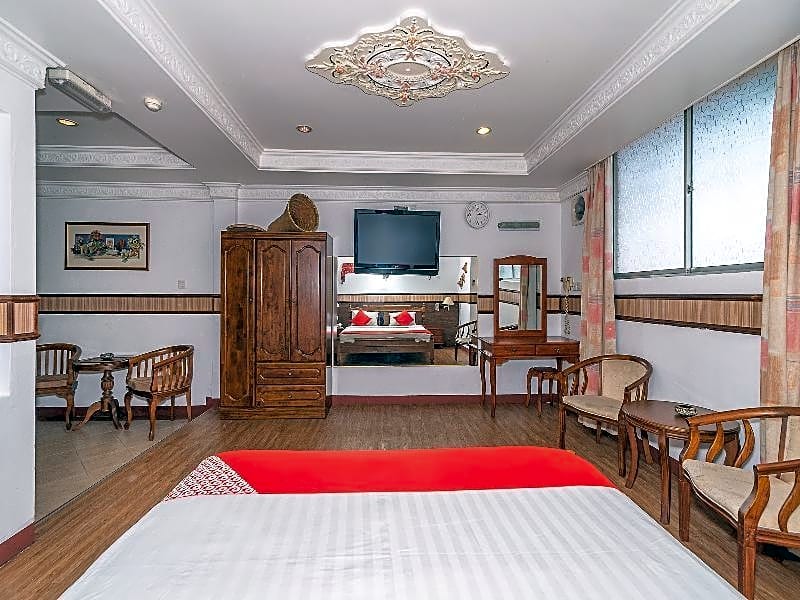 OYO 89864 Hotel Holiday Park