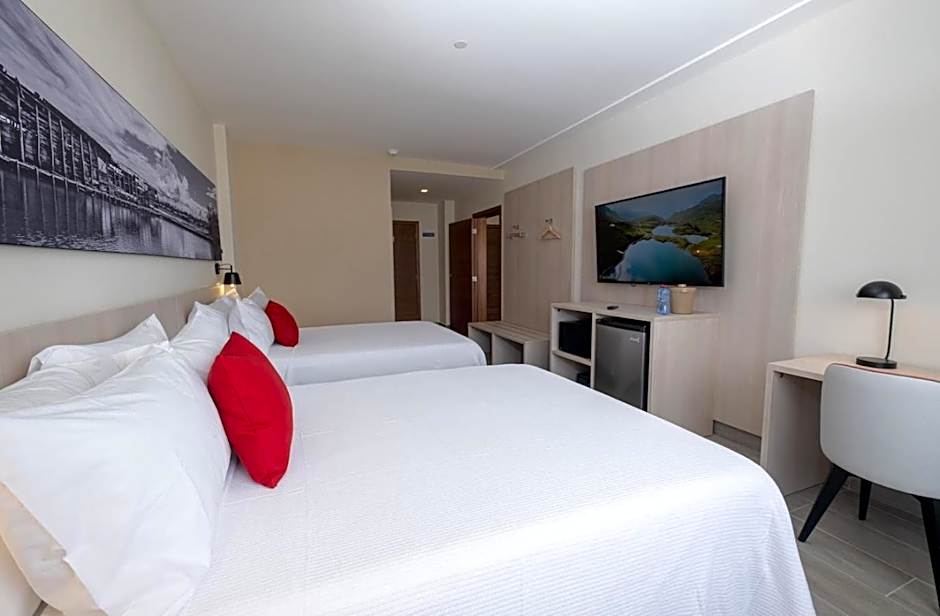 Super 8 by Wyndham Manzanillo