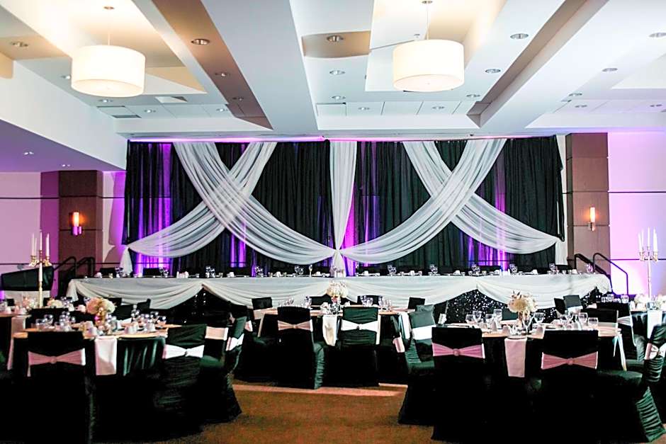 Four Points By Sheraton Winnipeg South