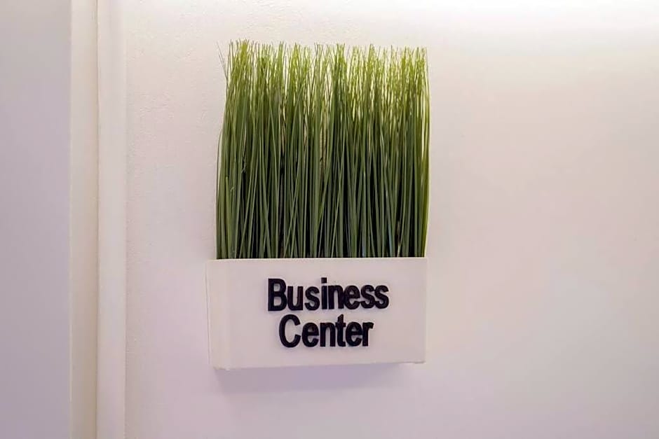 P301 Apt 2Bdrm 2bath AC private balcony Rooftop