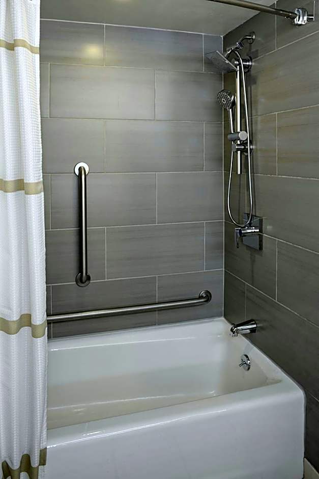 Marriott East Lansing at University Place