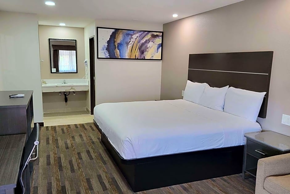 Travelodge by Wyndham Buena Park