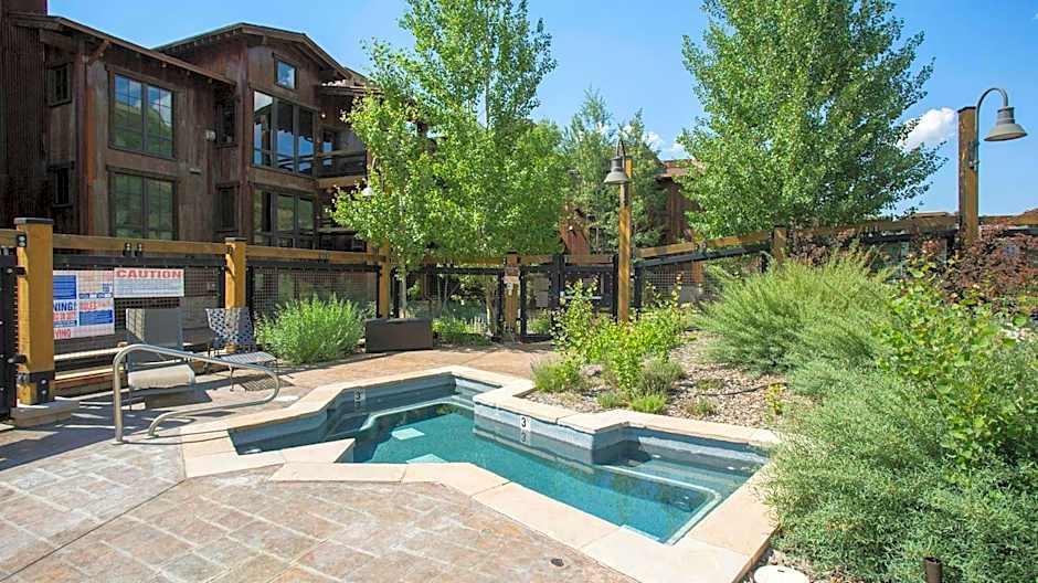 Silver Baron Lodge