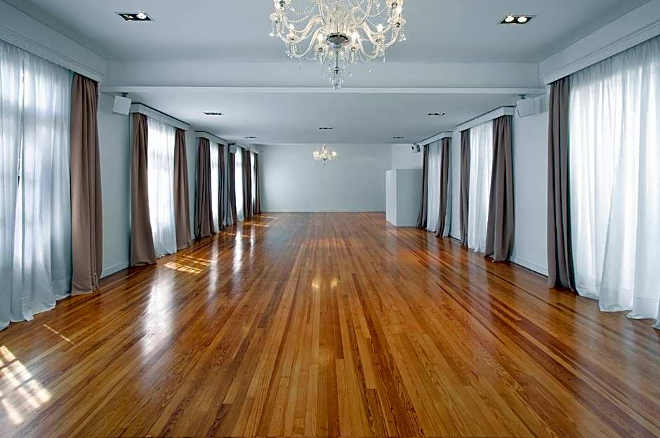 San Isidro Plaza Hotel