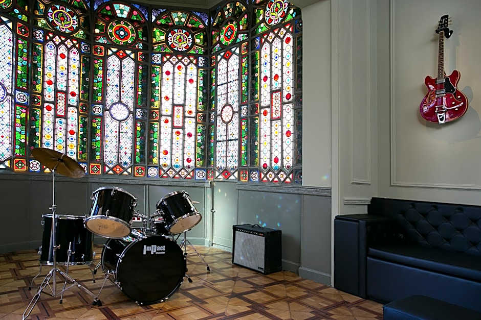 Sant Jordi Hostels Rock Palace