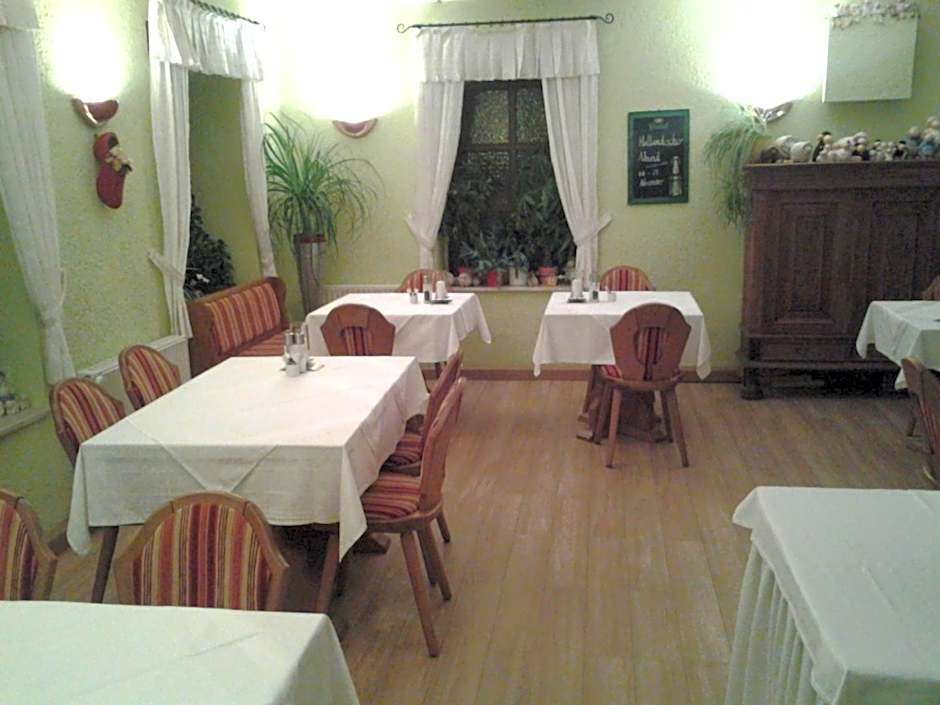 Altes Wirtshaus Fördergersdorf Bed & Breakfast