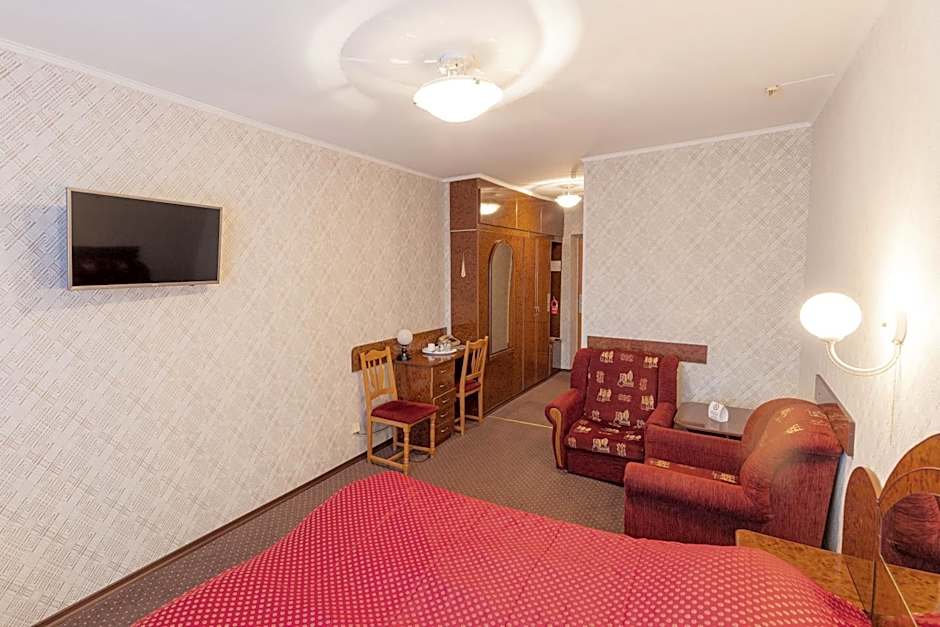 Hotel Mir