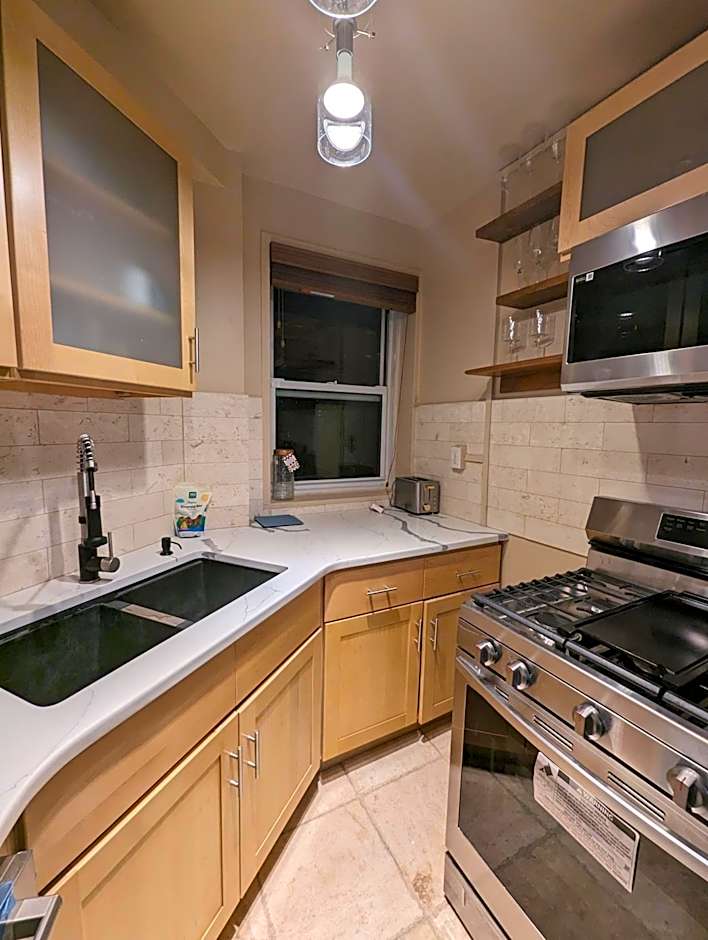 Fully renovated Manhattan gem